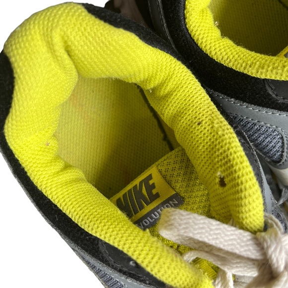 Nike Revolution Grey/Yellow Running Shoes. Size 8 (EU 41) - Picture 12 of 12